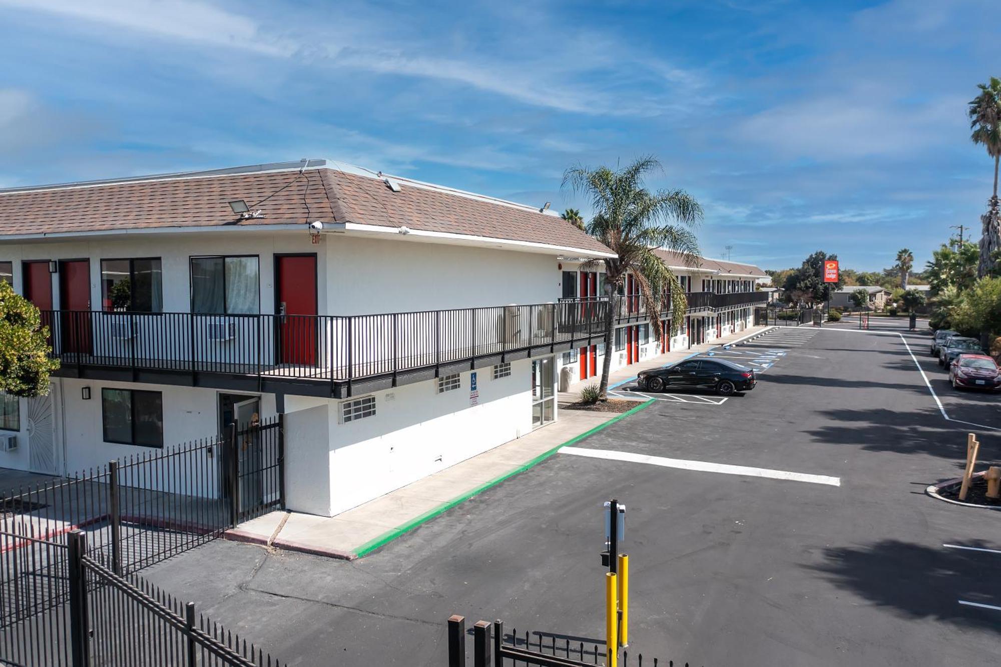 Econo Lodge Stockton Near I-5 Fairgrounds Exteriör bild